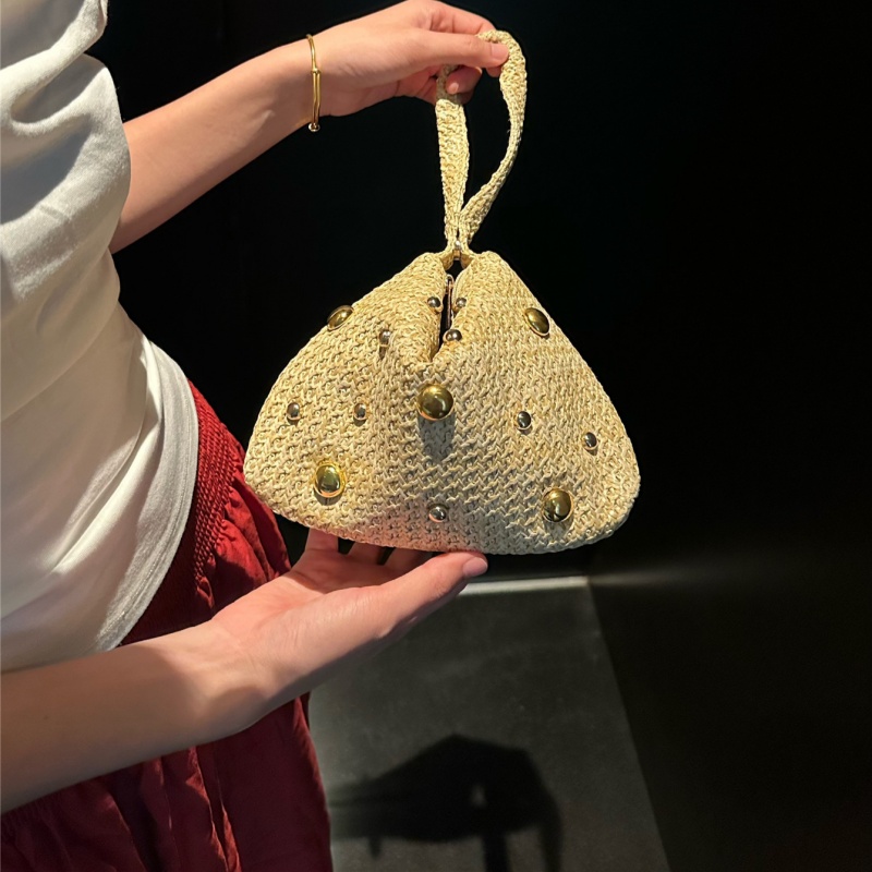 Triangular Woven Straw Clutch  - đánh giá và giá Women'S Raffia Bags